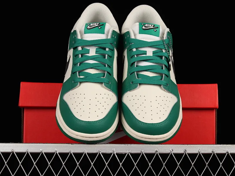 All Categories Nk SB Dunk Series Nk SB Dunk Low Low-top Sneakers Nk SB Dunk Low "Lottery" Heineken Color SB Smashed Backboard Fashion Casual Sneakers DR9654-100